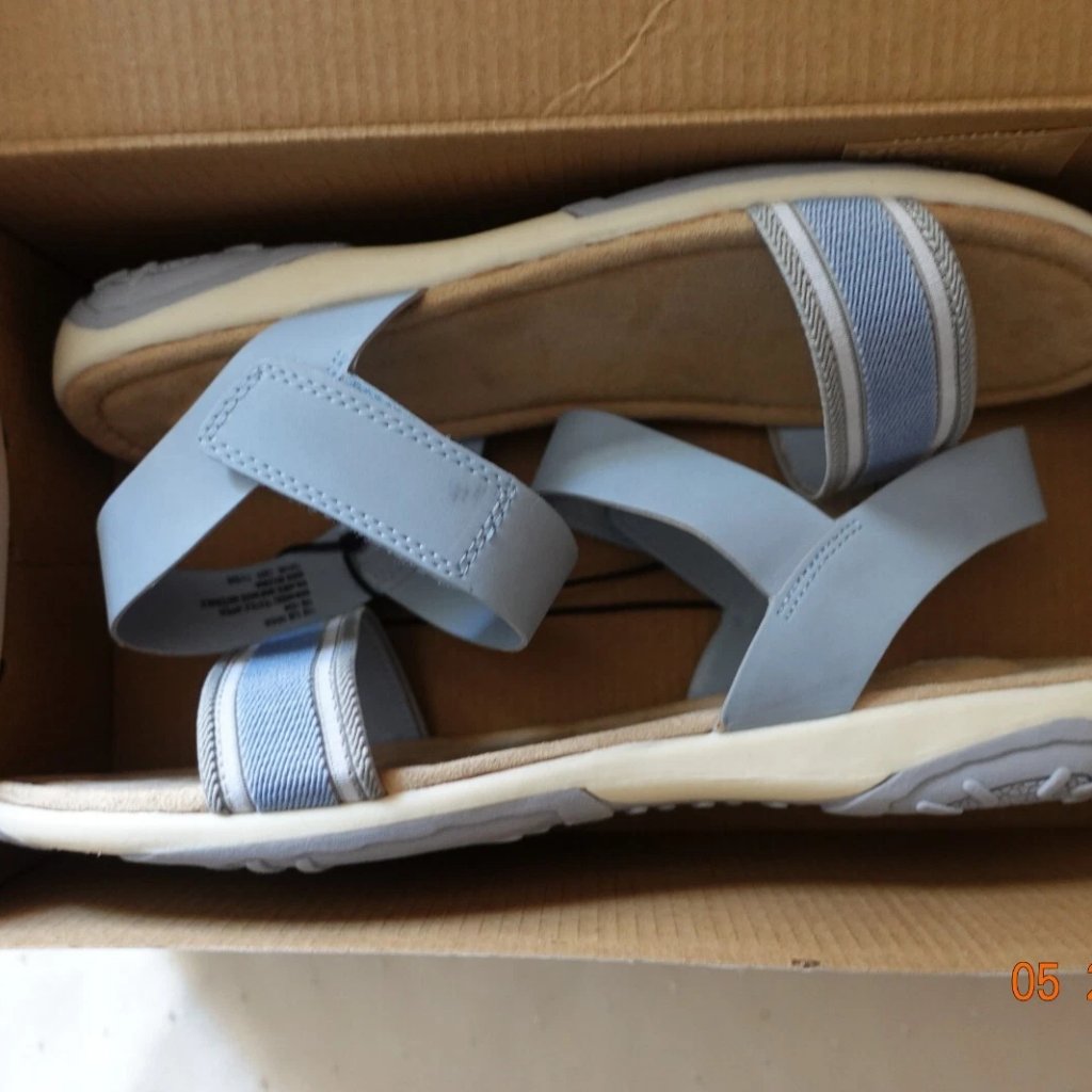Brand New St Johns Bay River Chambray Fabric Sandals Size 11 Blue Brand New St Johns Bay River Chambray Fabric Sandals Size 11 Blue
